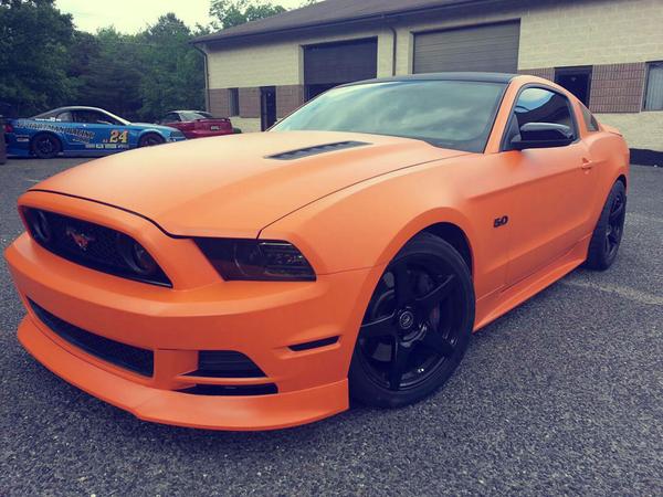 CarSwapMe's tweet image. Matte orange Mustang 👌