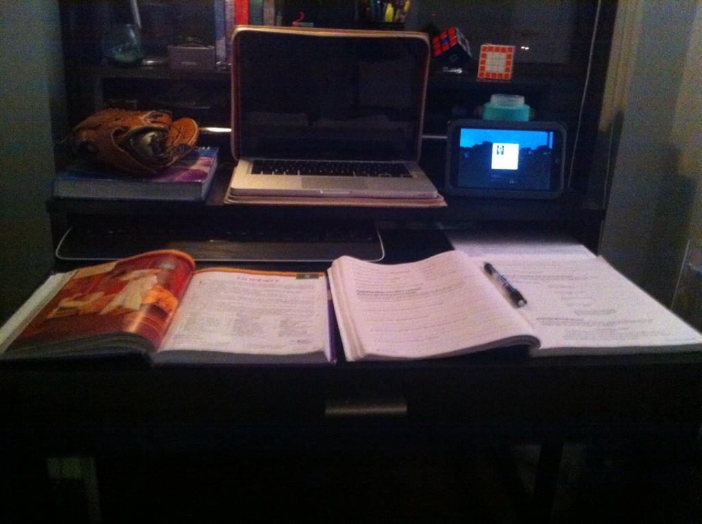 bartmansnausage's tweet image. Productivity mode activate!