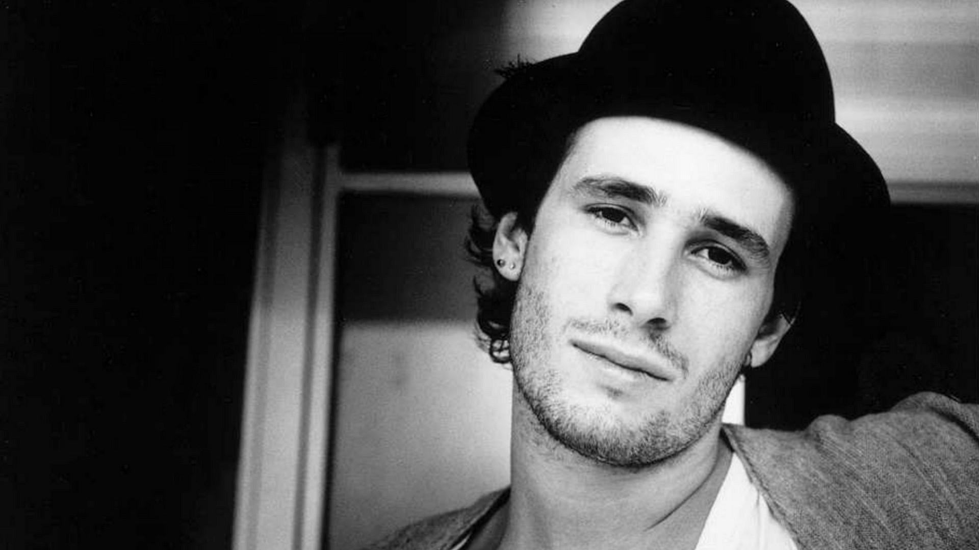  would have turned 48 today! In his honor, watch & share: 