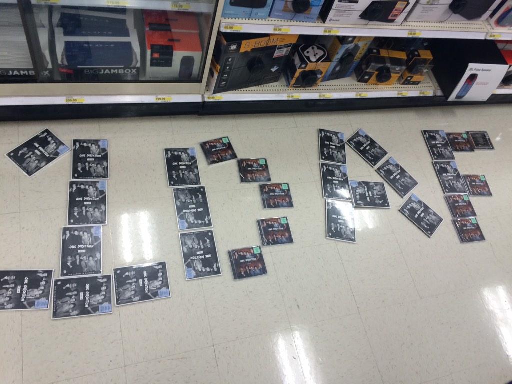 _queenmalik's tweet photo. β@1DCurrentUpdate: I GOT KICKED OUT OF TARGET BUT IT WAS SO WORTH IT #FOUR http://t.co/QWpj8kJxVeβ
#ThanksOnedirectionForFour
