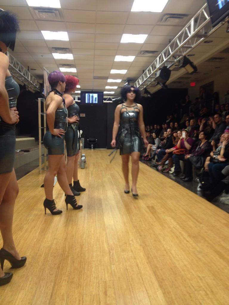 applesalonca's tweet photo. Watching the launch of Eufora Style! BIG things are coming stay tuned!;) #Euforanation#euforastyle @euforaHQ http://t.co/ueEERBLg6T