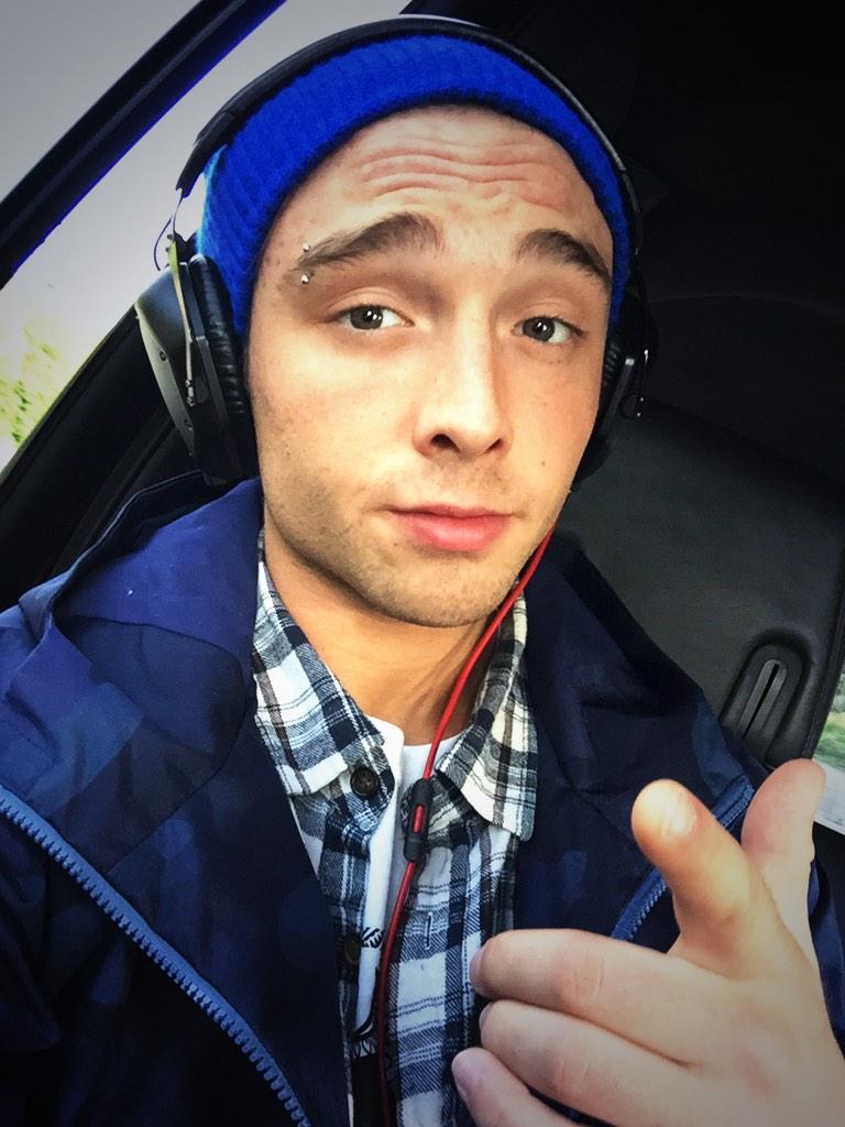 wesleystromberg's tweet photo. #forevertogethertour was beyond amazing ! All thanks to you guys ! Happy to be back in the sunshine state 👊👍☀️🌈🏄 http://t.co/r3OwiTaAIn
