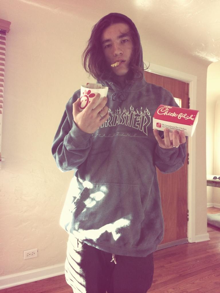 Onlyspliffs's tweet photo. Chick fillet me up breh http://t.co/0wy7IQBW5l