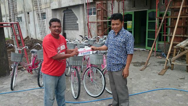 Arrdianaa's tweet photo. #SR181114 #Jogja kemarin Tim Popi mengantarkan 17 sepeda ke panti asuhan AL-WAHID di Bantul @SRbergerak http://t.co/dY9U5bWnSL