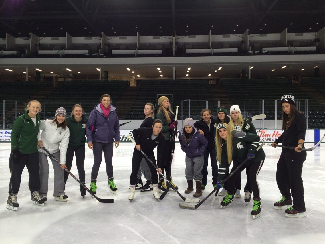 MSU_WGolf's tweet photo. The Spartans on ice...multi talented group of young women! #thanksMunn! http://t.co/DZ2NIue4De