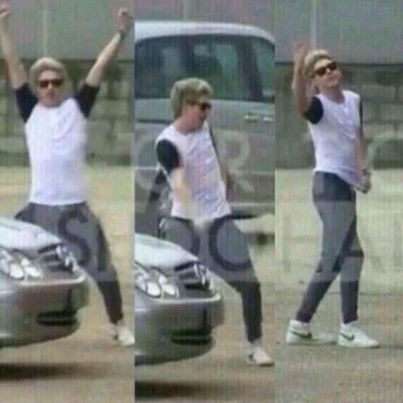 NAMxHAO8's tweet photo. @NiallOfficial #FOUROutNow #FourIsPerfect http://t.co/WhO8GVFleL