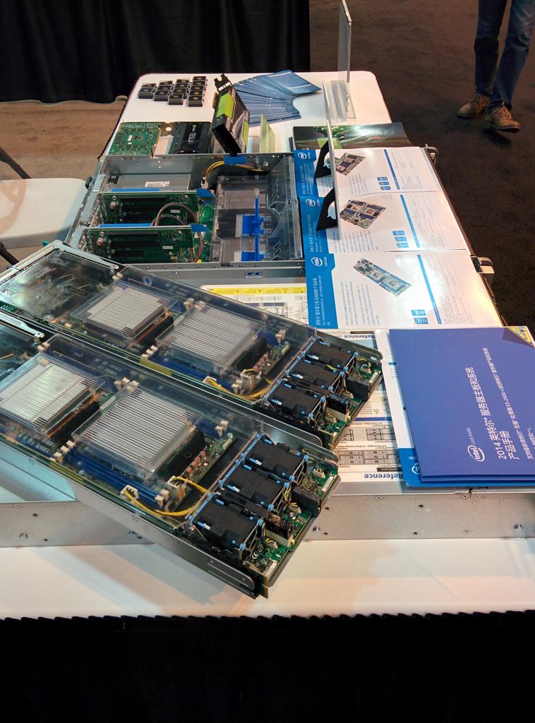 sjtuhpc's tweet photo. #SC14 we are ready! @Supercomputing @IntelHPC @GPUComputing http://t.co/wTx9vaRRaz