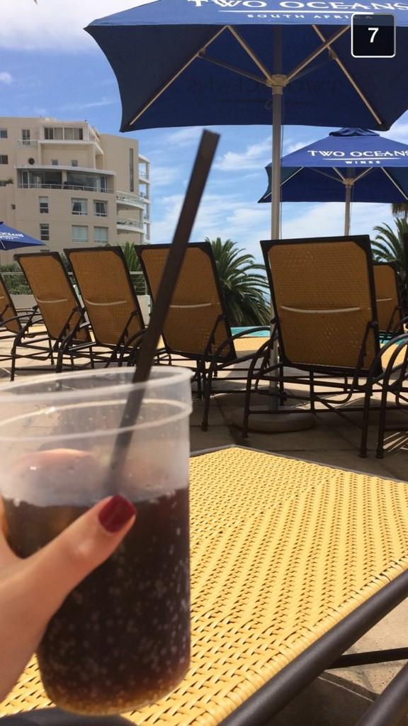 NaomiFielden's tweet photo. The kind of comparisons you have to deal with when your sister is an air hostess.. 😭 #notdepressedatall http://t.co/Ln57udFvRo