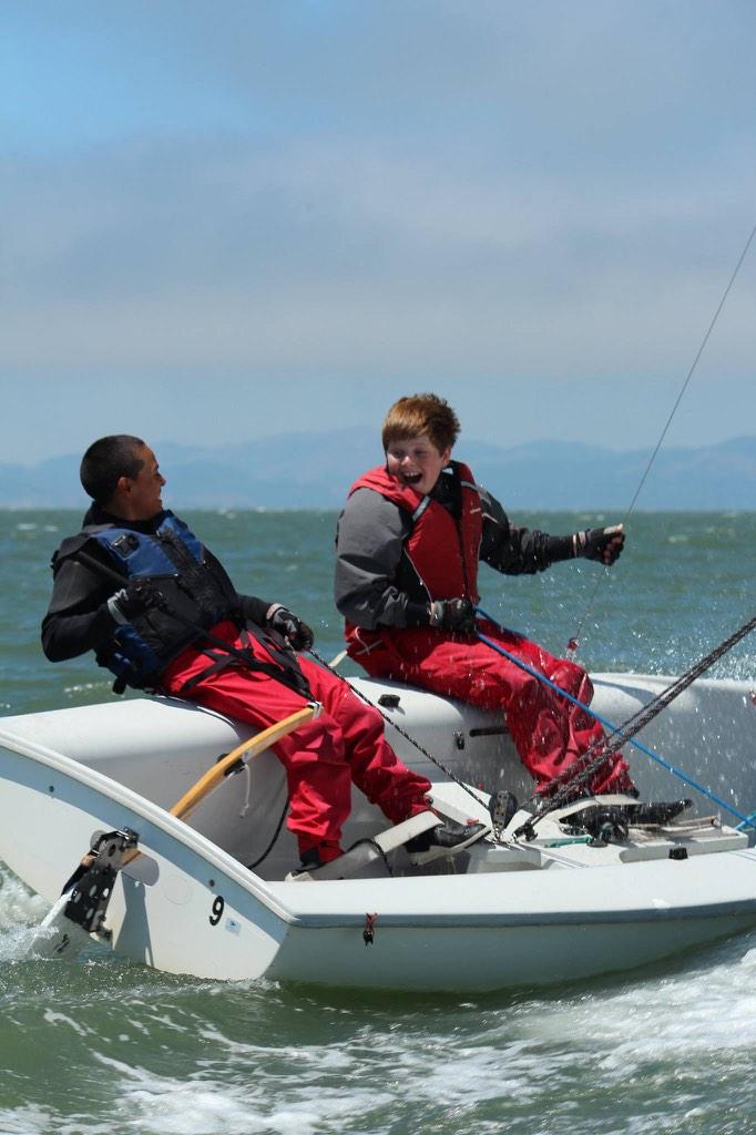 TIsailingcenter's tweet photo. Teens in our youth program learn how to race a Flying Junior, the high school &amp; college standard for sailboat racing! http://t.co/ooREqPSltc