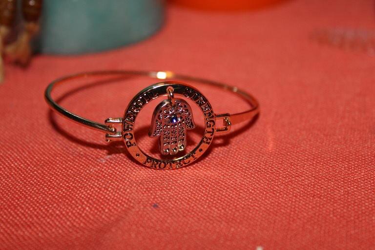 kkkollection's tweet photo. Hamsa Bracelet ✋ http://t.co/JM7KXNNjAX