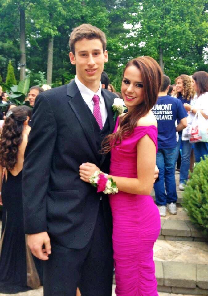 AmandaMadison1's tweet photo. Happy birthday @DrewFarber !!! Miss u lots! cant wait to see ya next week 💖 http://t.co/qDJCxKwKGA