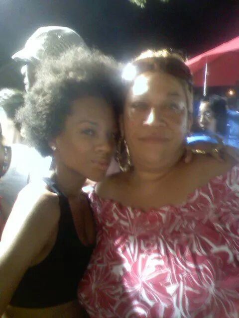 IAMSPARKYD's tweet photo. Family rocks so proud of her.Brownsville all day!!! http://t.co/09l5YyyyZ3