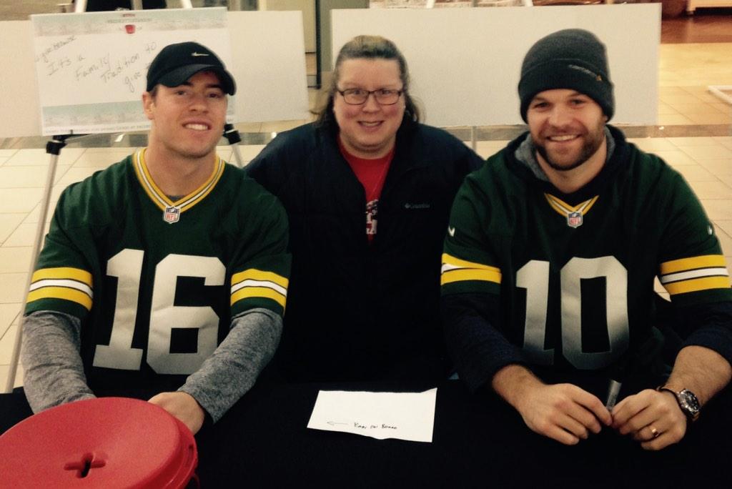 julimik's tweet photo. Thanks to @MFlynn_10 and @RealTolzien16 for taking a picture with me.  #Packers http://t.co/B1ymQbmtbh