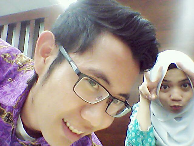 Narsis gak sengaja ke jepret kamera kaya gini nih,,