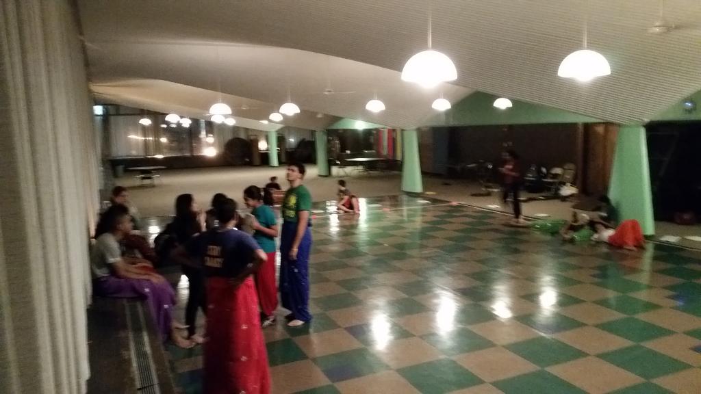 mitbhangra's tweet photo. Bottoms practice #bbc2014 @neelgolikeri @shuklakeerti @pragya600 @coasterlover014 @vvvedha @deepsajjampore @tonks137 http://t.co/c8lVHaIH5I