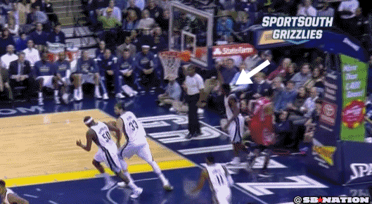 aa000G9's tweet photo. "@GeeDavisPA: @aa000G9 swatted Dwight Howard, then gave him the Dikembe finger wag. http://t.co/NN1210RWkP http://t.co/39MLgcFyri" #GNG