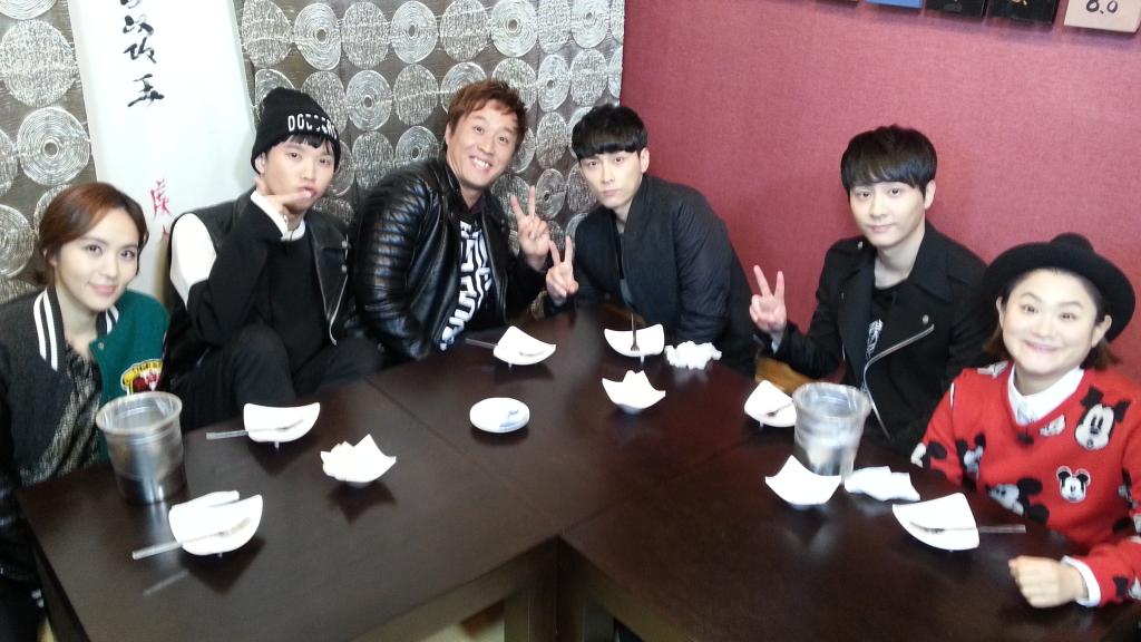 밴드 아이돌계의 조상! 8년만에 재결합한 비주얼 밴드~~ 전국민 떼창 가능할 정도로 어마어마한 인기를 누린 분들 버즈의 신준기, 손성희, 민경훈 세분 오셨습니다! 재결합 후 첫 예능! 세분에게 질문 쏴주세요♡