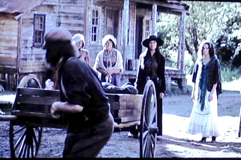 <a href="/Strange_Empire/">Strange Empire</a> <a href="/CaraGeeeee/">Cara Gee</a> Kat has taken out more trash than the whole NYC Dept of Public works.  #StrangeEmpire