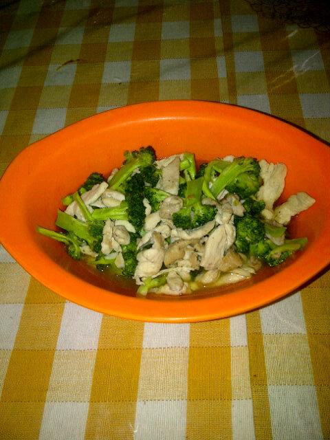 vinylerianty's tweet photo. Nyamm nyamm http://t.co/N18t8ilYod