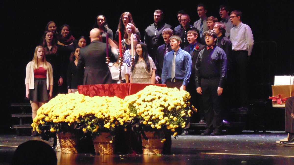 NhsVja's tweet photo. Thank you to Andrew's choir for putting on one heck of a show http://t.co/EOw3pco0DE