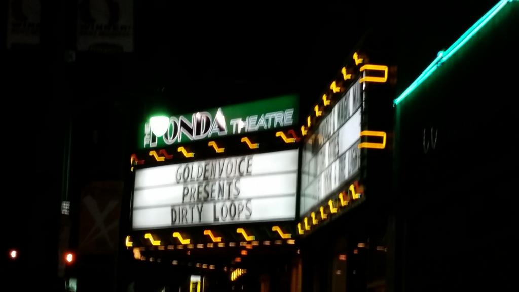 VerveRecords's tweet photo. The @DirtyLoops show is moments away ... time to get #loopified!! #loopifiedtour http://t.co/aGl16xg7SU