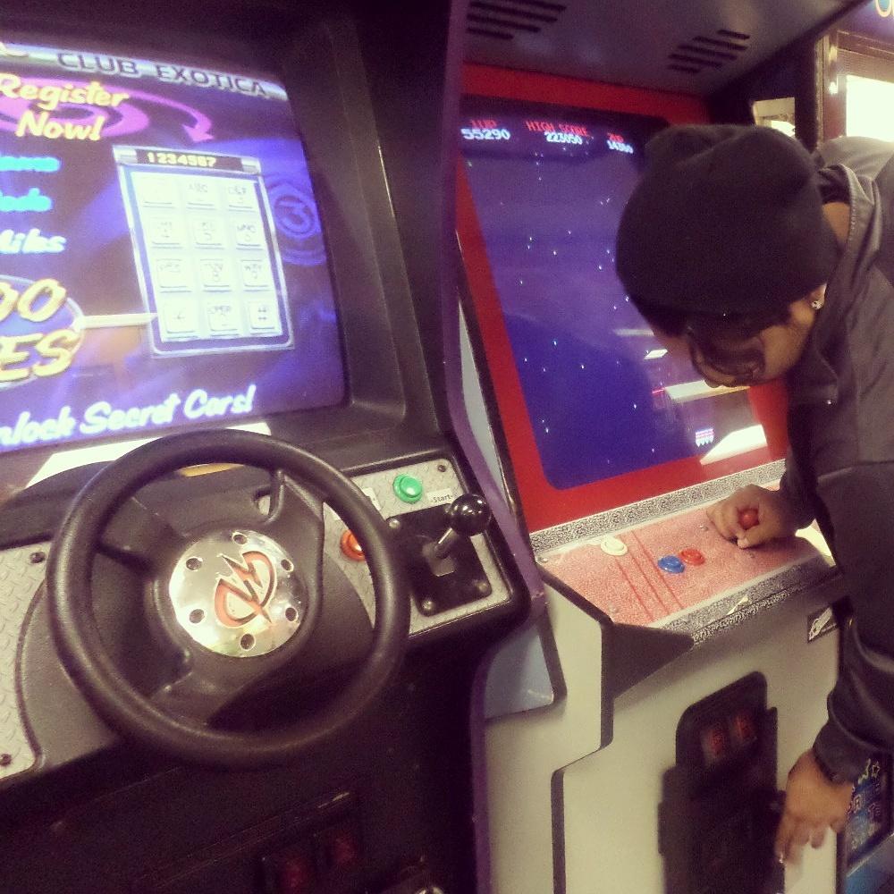 DefTones_B's tweet photo. Stupid ass machine ate my coin :(
👎👎👎
#nofun #arcadefail http://t.co/0SvGOYmDMG