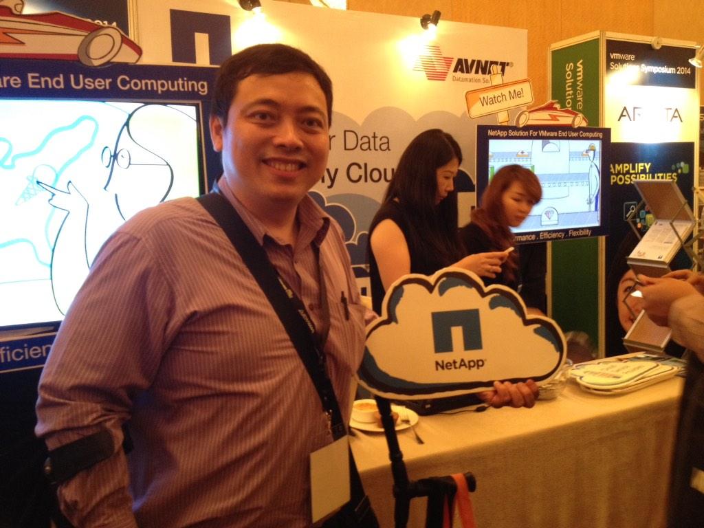 AlbertusLukas's tweet photo. enjoy the program at netapp booth @stevenlaw_id @netappid #vssid http://t.co/EOduQQcgyj