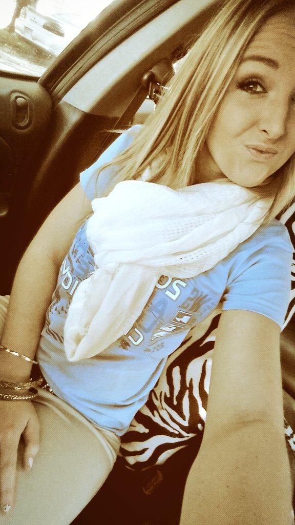 GetItKamiB's tweet photo. Just cause I never posted it, selfie 😁💁 #blueoctober #game1 #WS2014 http://t.co/PC0FRIgHnf