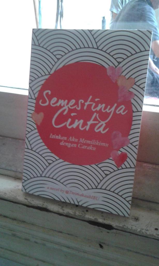 Yeaaahh..Dahsyattt...baru brp minggu buku  #SemestinyaCinta <a href="/TerimakasihIBU/">#TerimakasihIBU</a> Cetak Ulang..