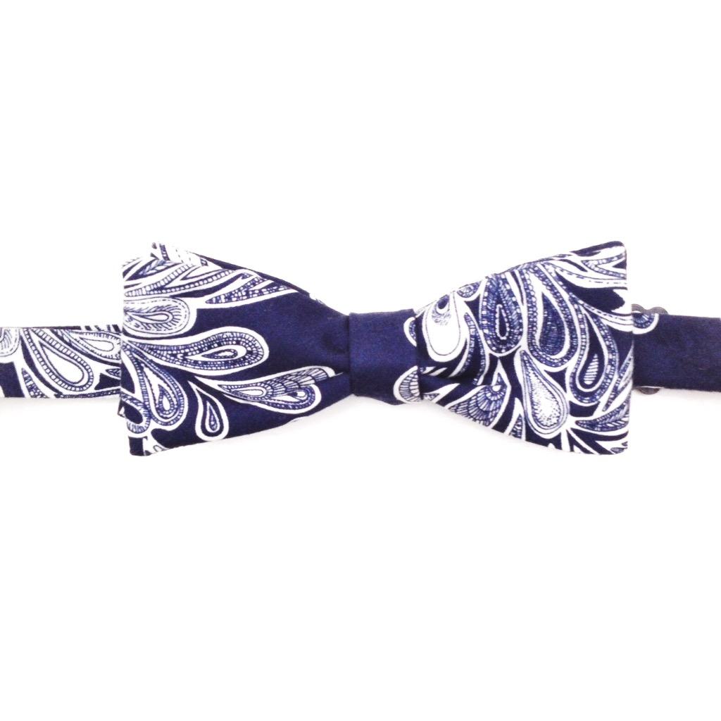 SWERVEstore's tweet image. New in! NAVY PEACOCK self-tie straight bow tie handmade in pure cotton. Get it at swervestore.com #giftsforhim