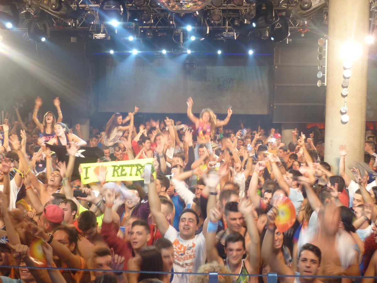 raveart_prod's tweet image. Todavía con la resaca de emociones... 
¡#Retro enorme gracias a vosotr@s ;-)! 

Raveart ♥ Retro
Raveart ♥ Breakbeat