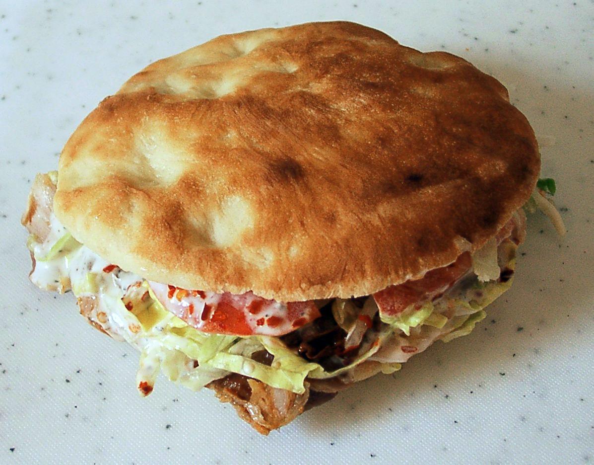 cheria_wisata's tweet photo. 12 Makanan khas Turki, MUST TRY
Doner Kebab namanya atau kebab turki, ini mantep banget... #pakettourturkidesember http://t.co/iTfyKVkb6v