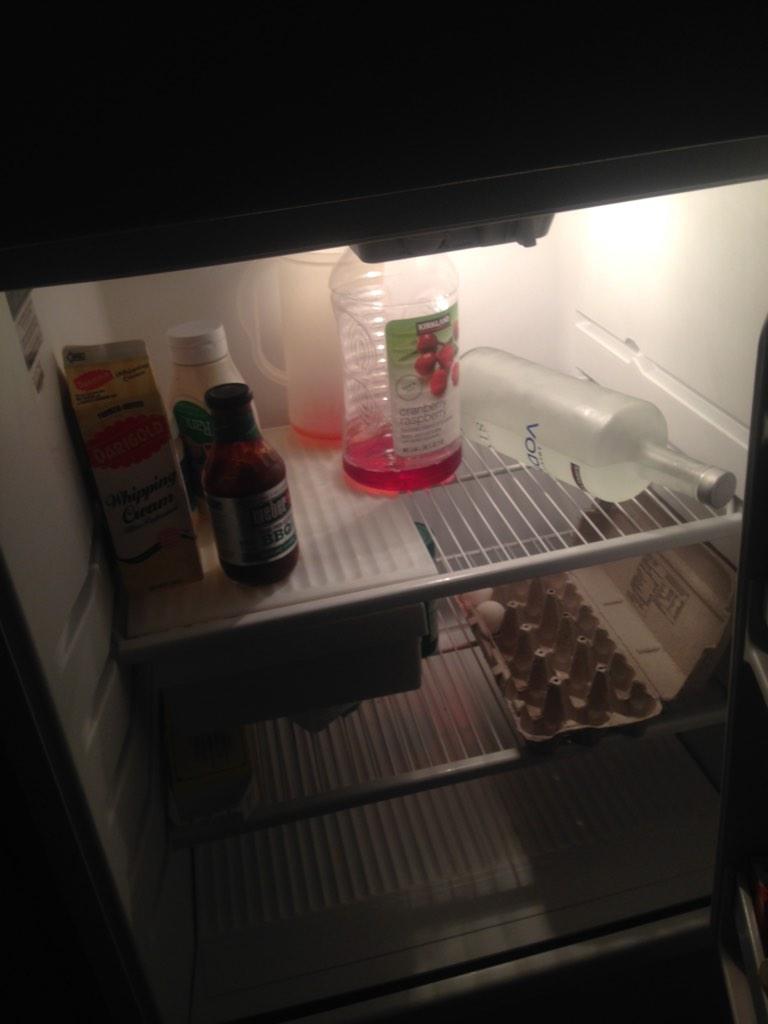 _baker3's tweet photo. @DirtNasty #SadFridgeContest http://t.co/YBZ5TyXJ8s