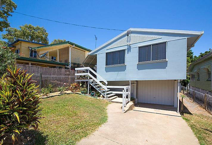 AdamCook_YRE's tweet photo. That Perfect Home for that Perfect Start #forsale #AdamCook #Yeppoon @YeppoonRE http://t.co/R5amY04hOR http://t.co/MfbCUe3EkK