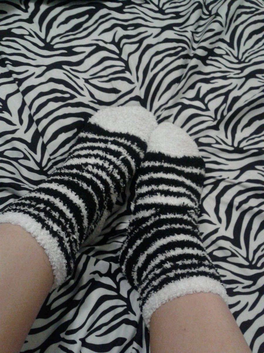 franccieee's tweet photo. It's that time again ๐โ #SockTime #ColdWeather #ExcuseMyFatFeet Lol http://t.co/czldmeBwfh