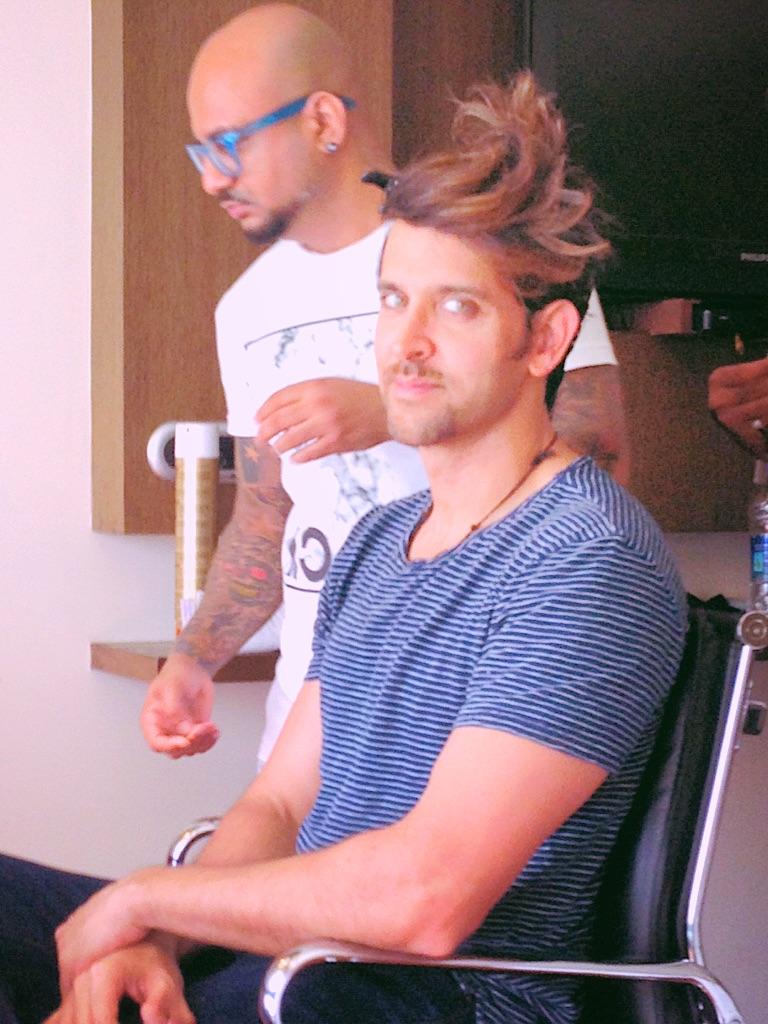 iHrithik's tweet photo. Business with bed head by @AalimHakim for Forbes! What do u think? http://t.co/bfQ9sj1iab