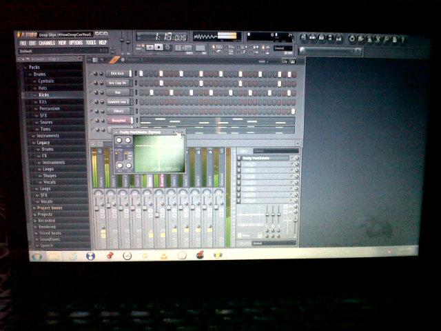 SkyeNene's tweet image. My bass still doesn&apos;t sound right but I&apos;ll get it right &apos;cause #DeepHouseWins *\(--,)/* #HowDeepCanYouGo