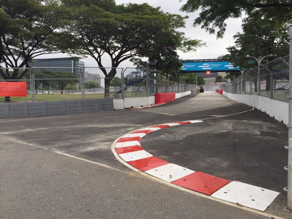 formulaEro's tweet image. Turn10 #RinggitRing #PutrajayaePrix #FormulaE #FormulaePutrajaya #Putrajaya #Malaysia http://t.co/bgsHD3AS8G"