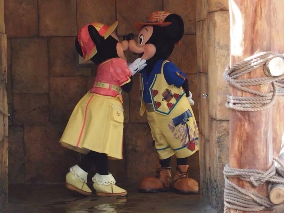 D_looove_ariel's tweet photo. ミッキー、ミニーお誕生日おめでとう����
明日は海イン💖 http://t.co/3OcZxqvIas