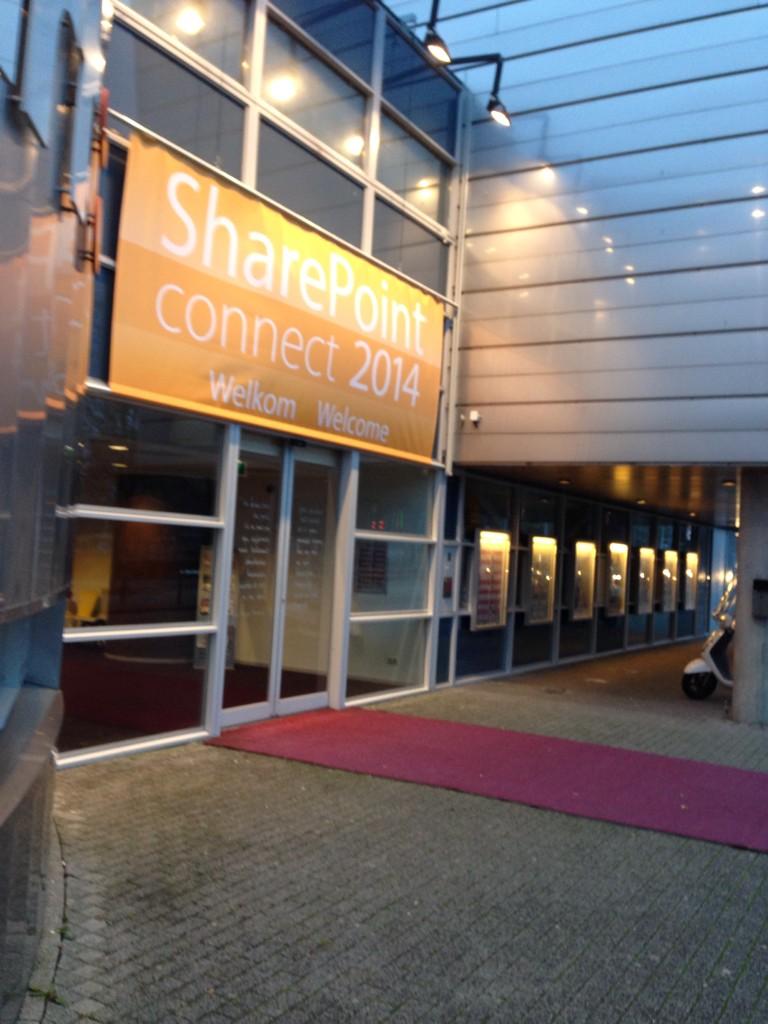 Sahied's tweet photo. #SPCon14! @AvanadeNL http://t.co/OI3LmRrcRz” de stroopwafels waren wederom heeeeeerlijk! 😃