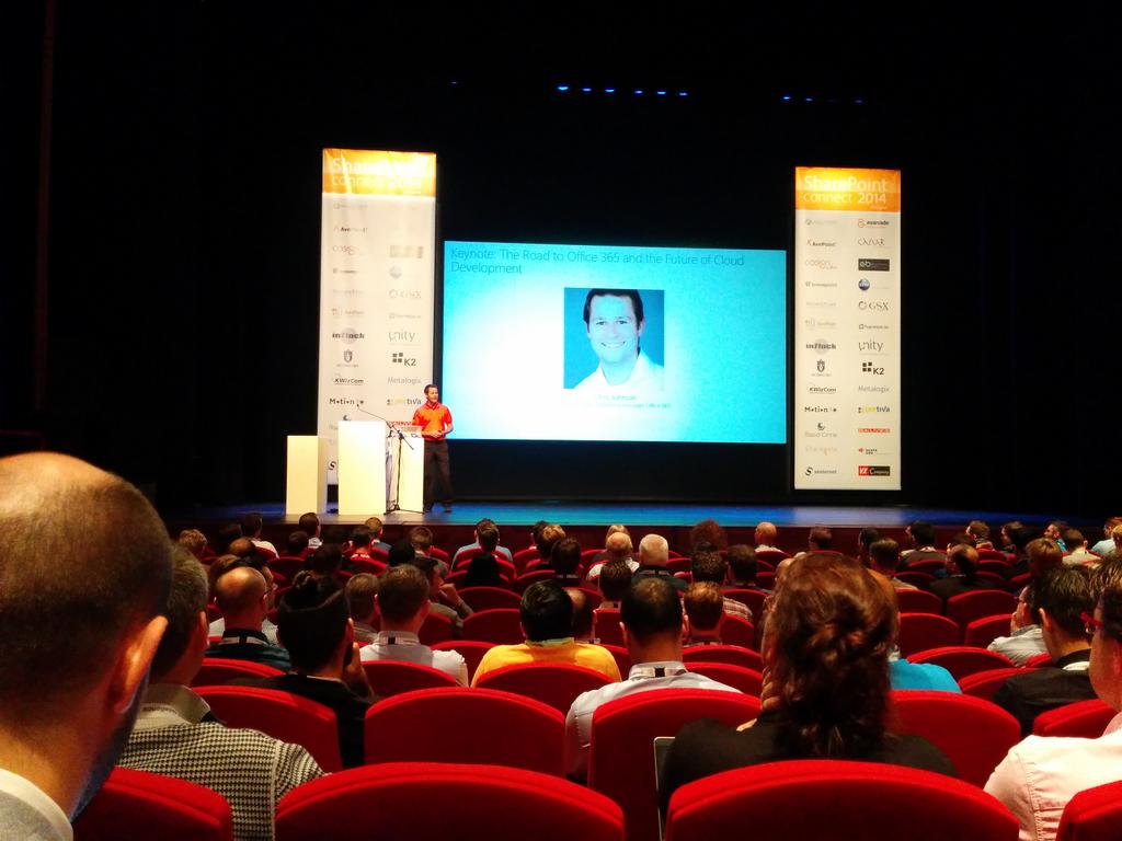 leonzandman's tweet image. Keynote time with @LoungeFlyZ #spcon14