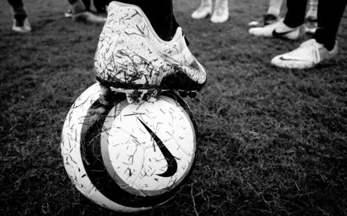 Frases_Futbol's tweet photo. Desconectar del mundo cuando juegas al fútbol. http://t.co/ZdcVgpBHWQ