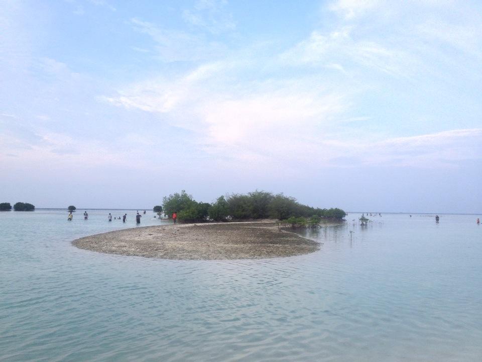 "masih indah tp rame di saranin ksni weekdays ajah" Foursquare Tip @ Virgin Beach 4sq.com/1xSPLih