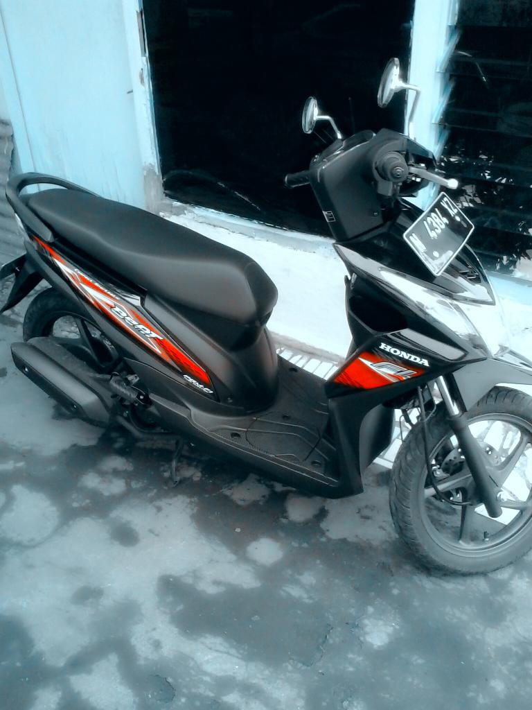 vafanaidhan's tweet photo. alhamdulillah keturutan beli motor
tp syg bbm naik warga kecil http://t.co/0uGCX7bqiU #salam2ribu http://t.co/SVdYqynx8m