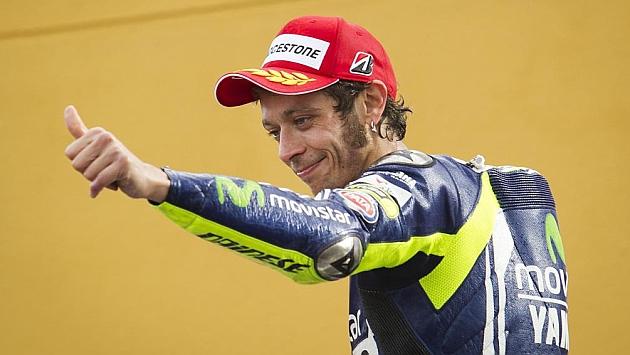 marca's tweet photo. Rossi: "Esta temporada era clave, había empezado a decidir si continuar o no" http://t.co/D2NT4e5svd  #MotoGP http://t.co/qW2Vavhayv