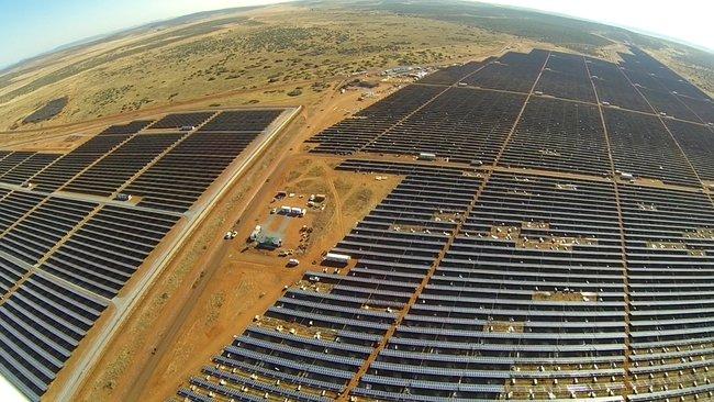 Greenpeace's tweet photo. Africa's largest solar farm is now fully operational! http://t.co/Qk7Lnss5lE @TreeHugger http://t.co/y3aM3bdU5X