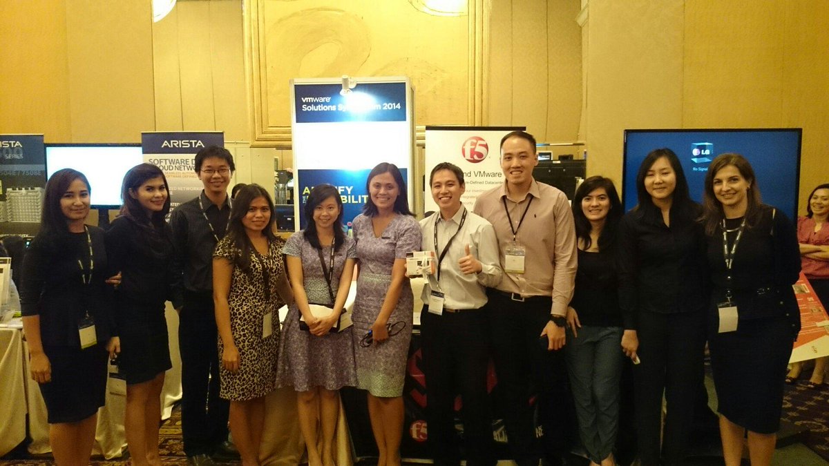 kleptonight's tweet photo. And the luckiest one congratz Wanwan from F5 #VSSID http://t.co/xqopYx30nq