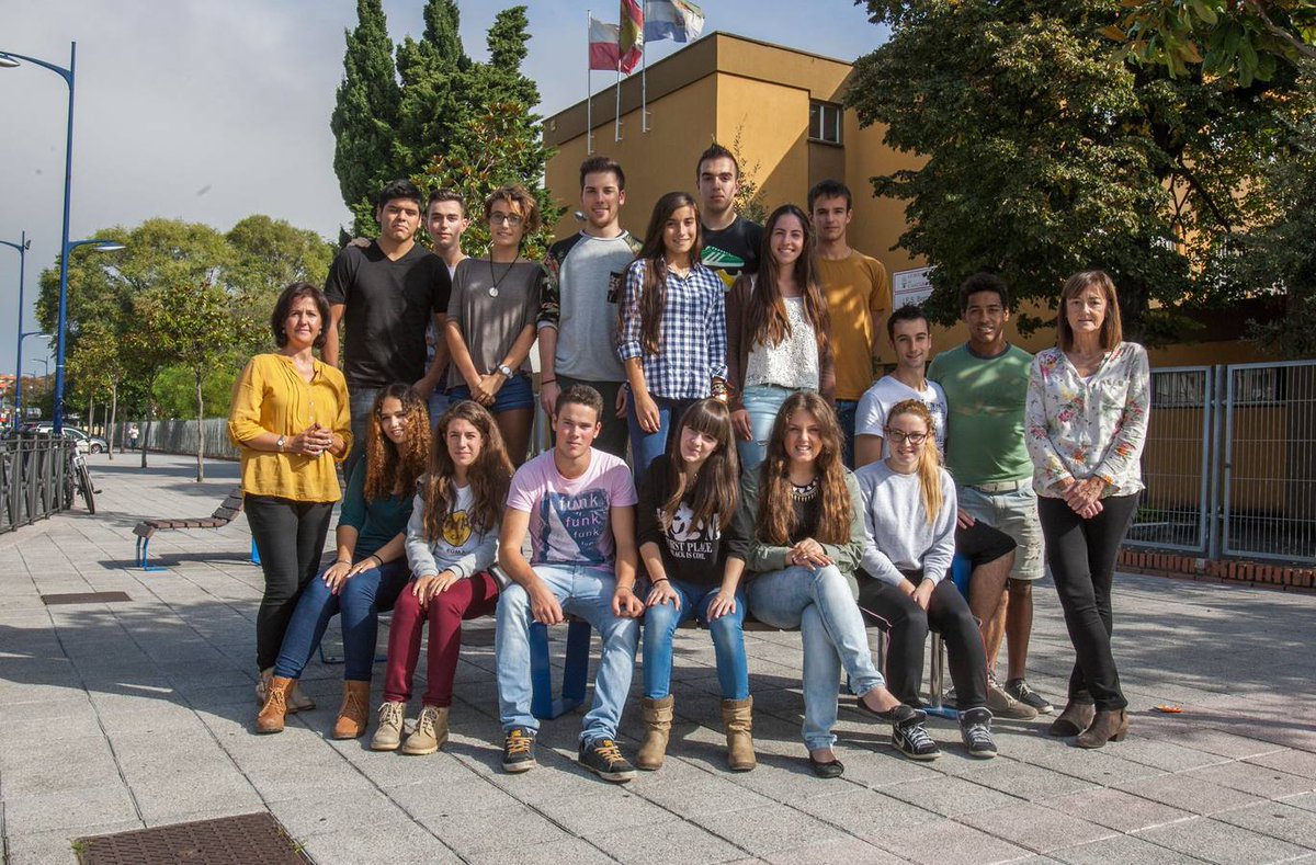 STARTinnovaDM's tweet photo. El Instituto Bernardino Escalante se estrena en #STARTInnovaDM con un grupo de 18 alumnos. http://t.co/80uLgeNhW5 http://t.co/rzQfEwvL64