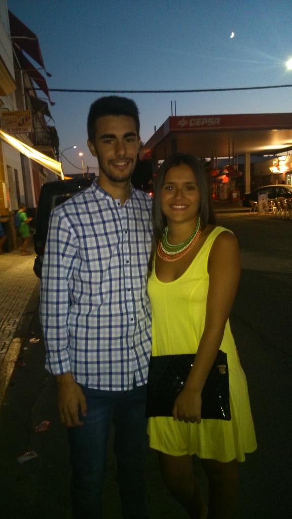 JaviiAguilarr's tweet photo. Buenooos diaas y feliiiz cumplee guapaa 😍😍. Ya te vas haciendo una viejitaa jaja. Te quieroo @MarisaaFdez http://t.co/MsuqyitA7Y
