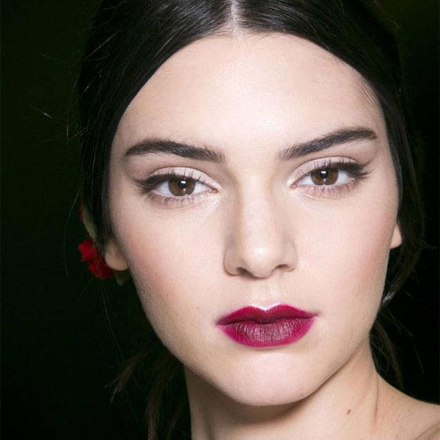 harpersbazaarus's tweet photo. 46 STUNNING makeup looks from the spring runways to try now: http://t.co/u32u4PIXlJ http://t.co/Al2j3Pr46h